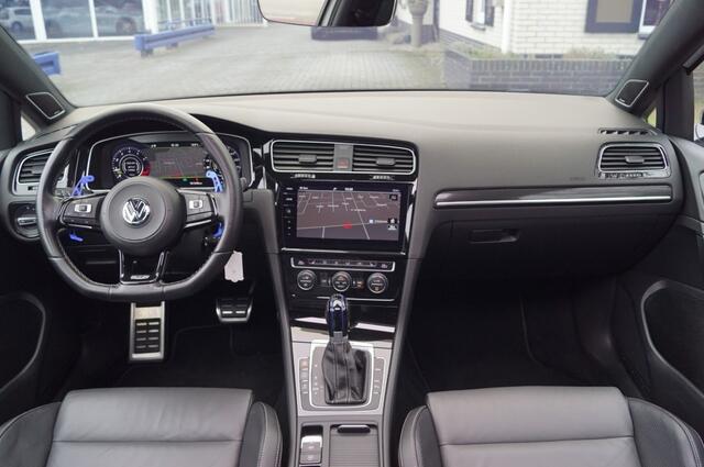Volkswagen GOLF R 2.0 TSI 4-motion (400pk) Pano/Porsche remmen/Motec/DCC/Leer/Dynaudio