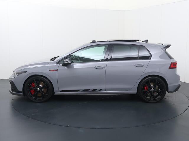 Volkswagen GOLF 2.0 TSI GTI Clubsport | 301 PK | Panoramadak | LED matrix IQ.Light koplampen | 19" LM velgen | Head-up display | Harman Kardon audio |