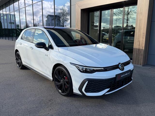 Volkswagen GOLF 1.5 eHybrid GTE 272pk | Black Style | 360 Camera | IQ light | Keyless | Head-up | Rijklaar incl. garantie