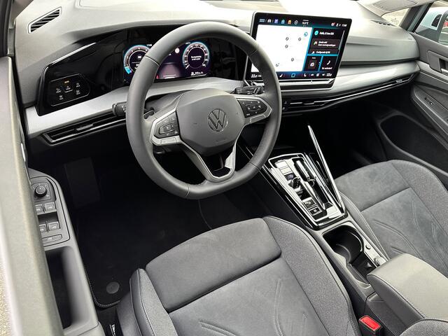 Volkswagen GOLF 1.5 eTSI 150pk DSG Style | Head Up | Harman/Kardon | 360 Camera | Led IQ light | Dode hoek | 18 inch | Rijklaar incl. garantie