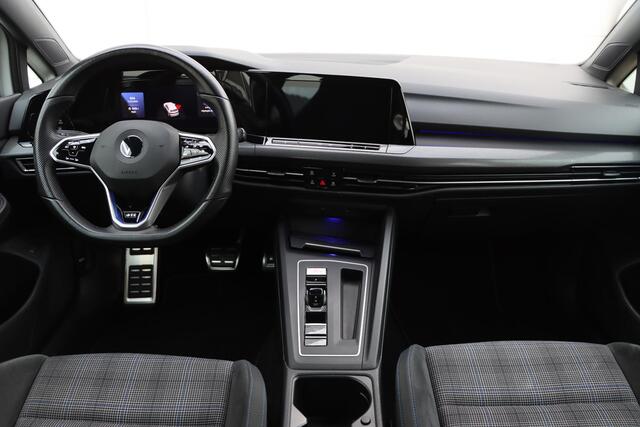 Volkswagen GOLF 1.4 eHybrid GTE 245pk DSG6 Adaptive | Carplay | Stuur en- Stoelverwarming