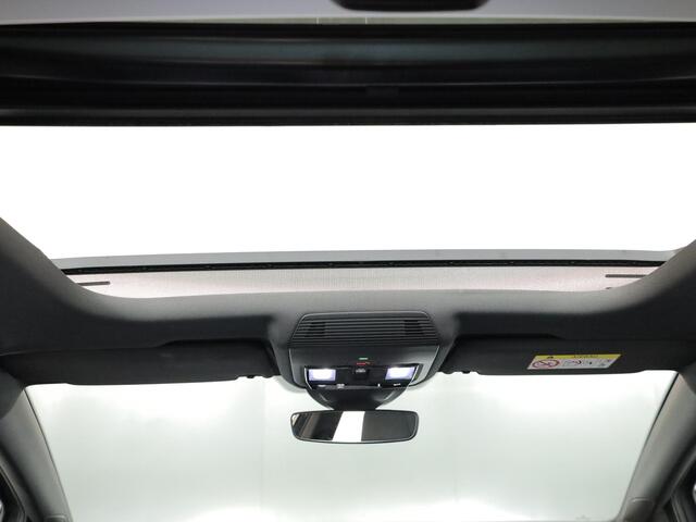 Volkswagen GOLF 1.5 eTSI R-Line Business+ 130pk DSG| 18'LM-velgen| Pano-dak| Camera| verwarmde vrstoelen+ stuur