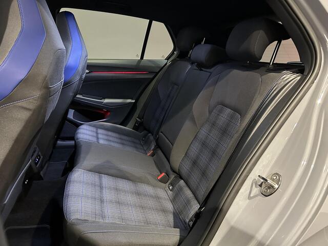 Volkswagen GOLF 1.4 eHybrid GTE | Navigatie | Stoelverwarming | Parkeer assistent |