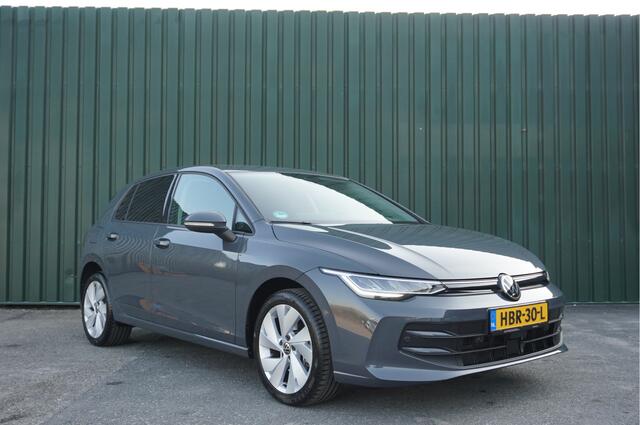 Volkswagen GOLF 1.5 eHybrid Life Edition + Plug-in / 140km/ Keyless/ Camera/ Groot scherm/ 17inch/ Schitterend!