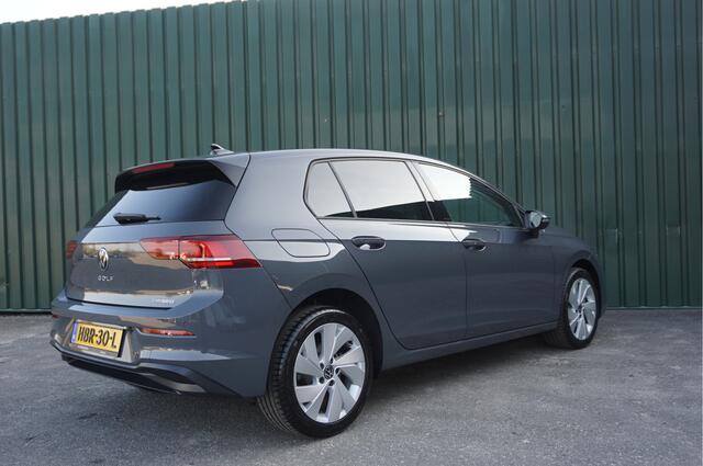 Volkswagen GOLF 1.5 eHybrid Life Edition + Plug-in / 140km/ Keyless/ Camera/ Groot scherm/ 17inch/ Schitterend!