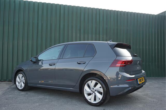 Volkswagen GOLF 1.5 eHybrid Life Edition + Plug-in / 140km/ Keyless/ Camera/ Groot scherm/ 17inch/ Schitterend!
