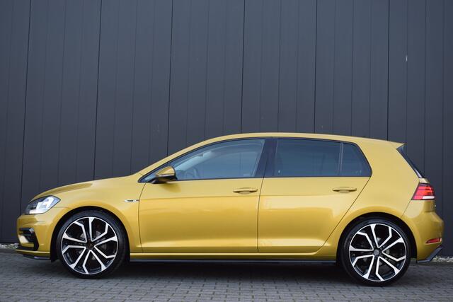 Volkswagen GOLF 1.0 TSi Highline R-Line Alcantara | ECC | Carplay | Adap. Cruise | Volledig Onderhouden!!