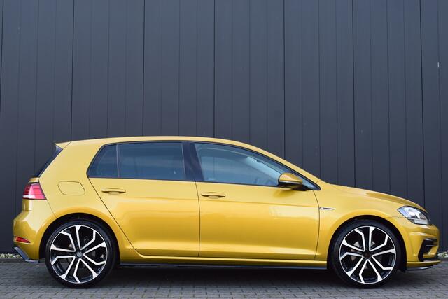 Volkswagen GOLF 1.0 TSi Highline R-Line Alcantara | ECC | Carplay | Adap. Cruise | Volledig Onderhouden!!
