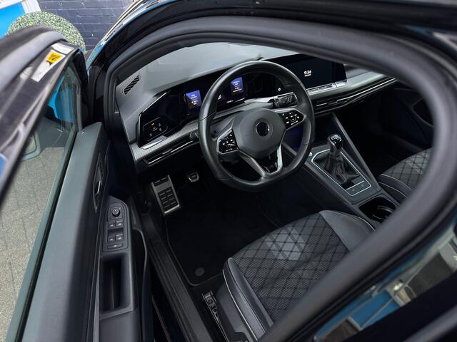 Volkswagen GOLF 1.5 TSI R-Line | Trekhaak | Winterpakket | Achteruitrijcamera |