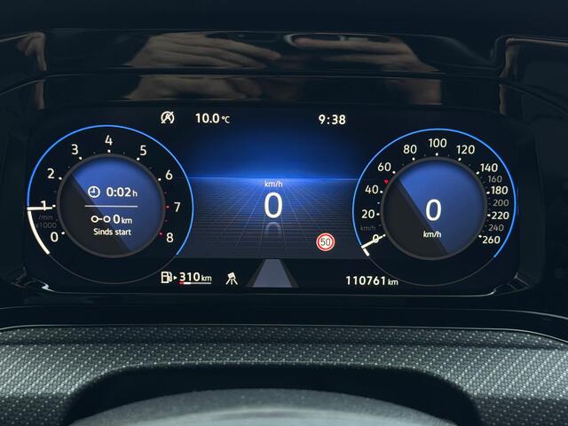 Volkswagen GOLF 1.5 TSI R-Line | Trekhaak | Winterpakket | Achteruitrijcamera |