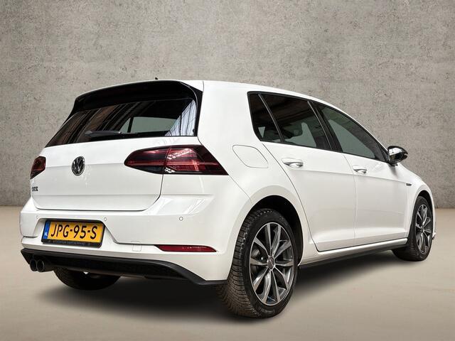 Volkswagen GOLF 1.4 TSI PHEV GTE 204Pk Automaat (VIRTUAL COCKPIT, APPLE CARPLAY, GROOT NAVI, KEYLESS, CAMERA, STOELVERWARMING, SPORTSTOELEN, ADAPTIVE CRUISE, GETINT GLAS, NIEUWSTAAT)