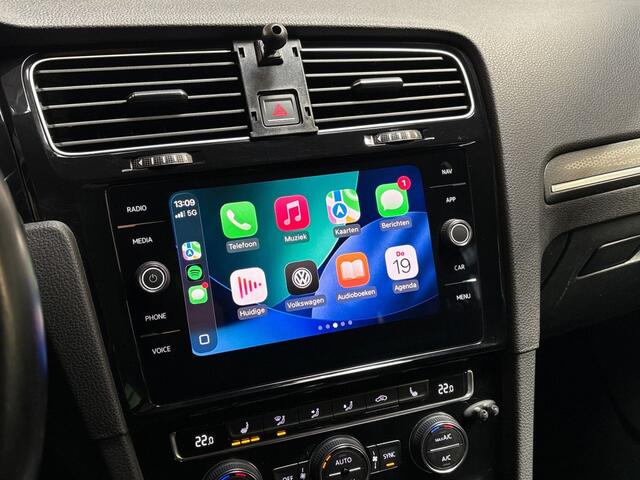 Volkswagen GOLF 1.4 TSI PHEV GTE 204Pk Automaat (VIRTUAL COCKPIT, APPLE CARPLAY, GROOT NAVI, KEYLESS, CAMERA, STOELVERWARMING, SPORTSTOELEN, ADAPTIVE CRUISE, GETINT GLAS, NIEUWSTAAT)