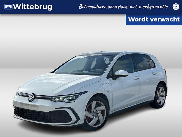 Volkswagen GOLF 1.4 DSG eHybrid 245PK GTE / Panoramadak / LED Matrix / Trekhaak / Standkachel / 17'' LMV