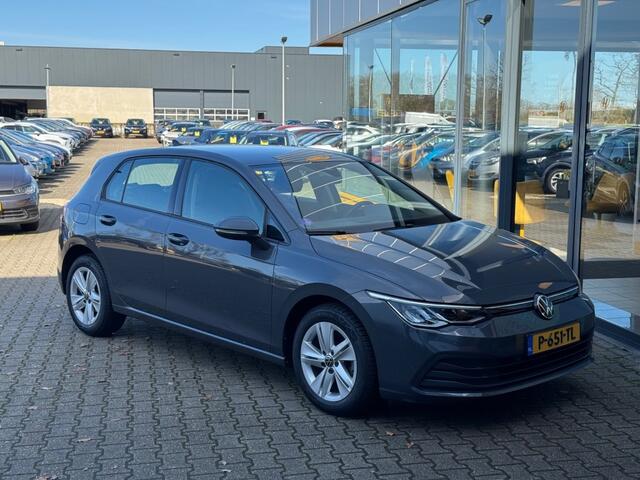 Volkswagen GOLF 1.5 TSI 130 pk Life Bus. - Navi/Apple/Android - camera - Adap cruise - stoel/stuur verw