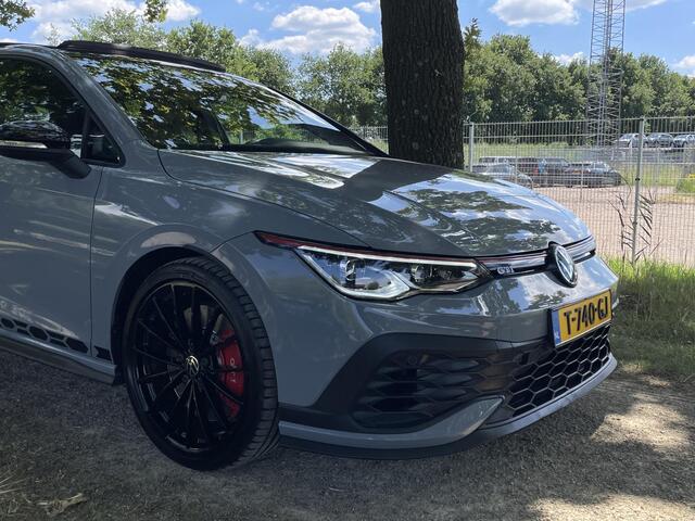 Volkswagen GOLF 2.0 TSI GTI ClubSport 45 Jahre | 301 pk | Achteruitrijcamera | Stoel/stuur verwarming | Cruise adaptief |