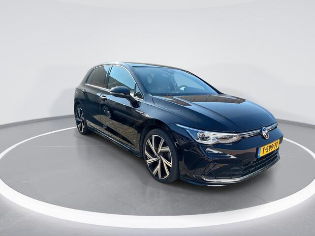 Volkswagen GOLF 1.5 eTSI 150pk DSG R-Line · Panoramadak · Camera · Apple/Android Car Play · Stoelverwarming · Dodehoeksensoren · 18'' velgen ·