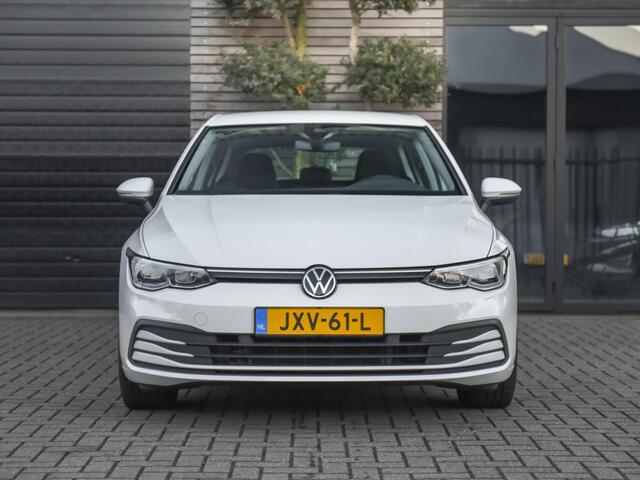 Volkswagen GOLF 1.5 TSI First Edition Led Navi Sfeer verlichting Acc 19 inch velgen