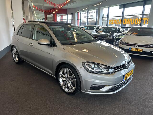 Volkswagen GOLF 1.5 TSI Highline Automaat | Panoramadak | Digital dashboard | Keyless | Adaptieve cruise control | Apple carplay | Climate control | Elek. inklapbare spiegels | Nederlands geleverd