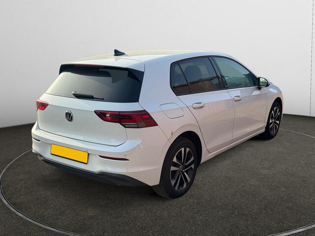 Volkswagen GOLF 1.0 eTSI Life Business Aut- Stuur/Stoelverwarming, Camera, Carplay, Android Auto, Sfeerverlichting, Ada Cruise