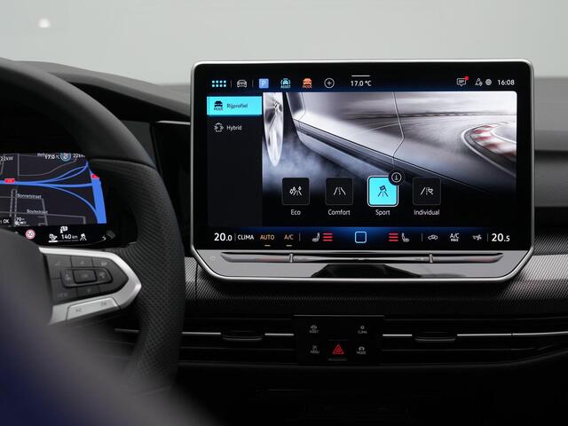 Volkswagen GOLF 1.5 eHybrid 272 pk DSG GTE | Panoramadak | 360 Camera | Head-up display | IQ Light | Stuur-/stoelverwarming