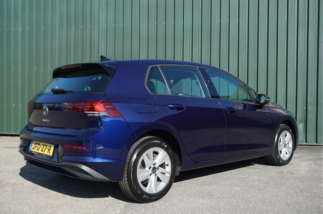 Volkswagen GOLF 1.0 TSI 110pk Life + Carplay/ Navi/ ACC/ Parkeersensoren/ Mooi/ Garantie!