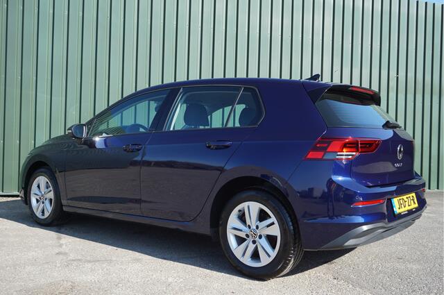 Volkswagen GOLF 1.0 TSI 110pk Life + Carplay/ Navi/ ACC/ Parkeersensoren/ Mooi/ Garantie!