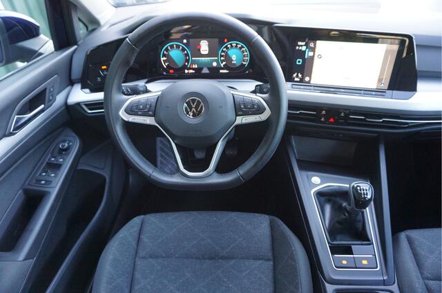 Volkswagen GOLF 1.0 TSI 110pk Life + Carplay/ Navi/ ACC/ Parkeersensoren/ Mooi/ Garantie!