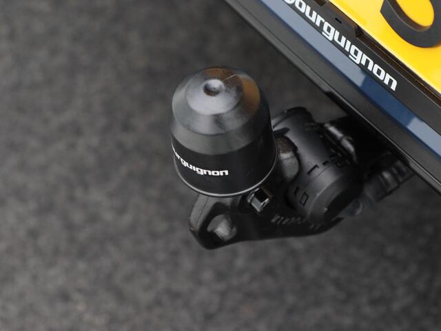 Volkswagen GOLF 1.5 TSi 272 Pk Automaat eHybrid GTE | Panoramadak | Matrix LED | Head-Up Display | Stoel- & Stuurverwarming | Stoel koeling | Camera | Draadloos Laden | Trekhaak | 23.682 Km!