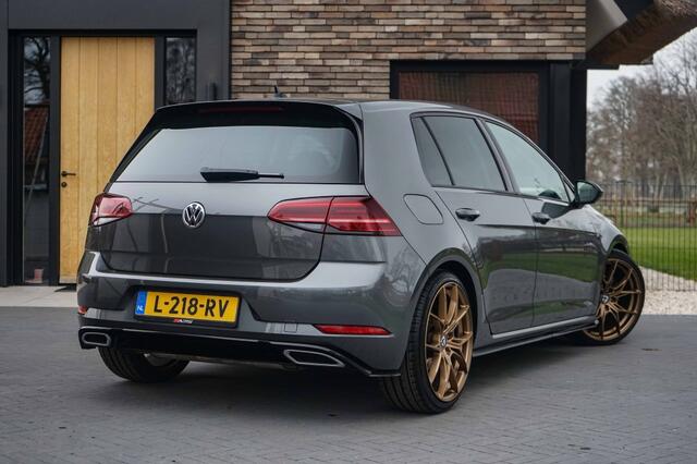 Volkswagen GOLF 1.5 TSI Highline R-Line DSG-automaat
