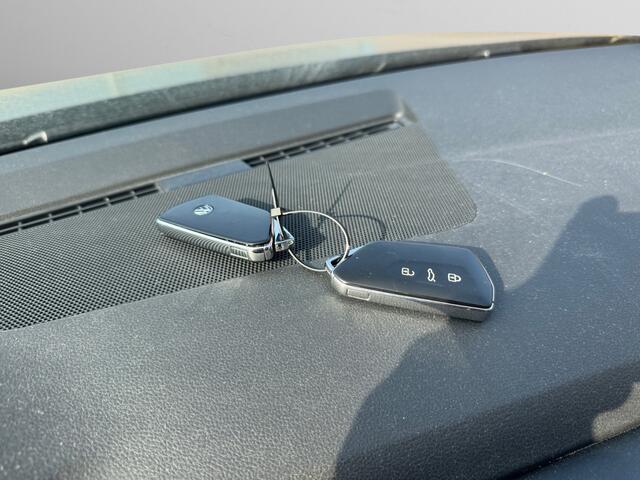 Volkswagen GOLF 1.0 TSI Life Dealer Onderhouden, Sfeerverlichting, Ada Cruise, Carplay, Android Auto