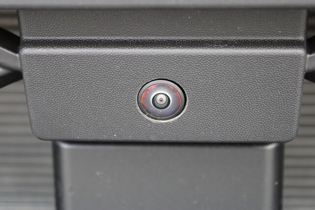 Volkswagen GOLF 1.5 eHybrid GTE | Panorama dak | Stoel/Stuur verwarming | 360° Camera | Schuif/Kantel dak | Adaptive cruise controler | Keyless start | Apple CarPlay/Android Auto | IQ.Lights | Climate controle | Parkeersensoren | Navigatie |