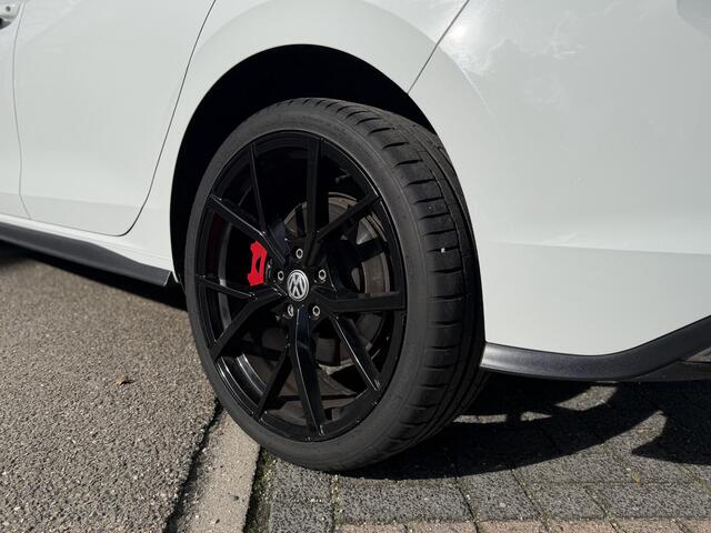 Volkswagen GOLF 1.4 eHybrid GTE ¤ 24.900,- VOOR ¤ 22.877,- UW LENTEVOORDEEL ¤ 2.023,-! | RECENT ONDERHOUD GEHAD| STOEL + STUURWIELVERWARMING | ACHTERUITRIJ CAMERA | ADAPTIEVE CRUISE | 19 INCH | INCL. 12 MND BOVAG GARANTIE