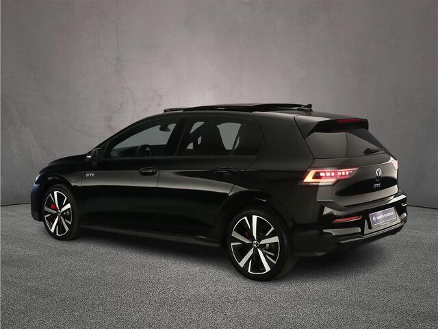 Volkswagen GOLF GTE 1.5 TSI eHybrid 272pk DSG Automaat Panoramadak, Adaptive cruise control, Lederen bekleding, 360 camera, LED matrix koplampen, Navigatie, Achteruitrijcamera
