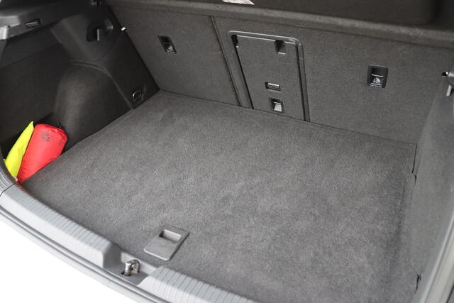 Volkswagen GOLF 1.4 eHybrid GTE 245pk DSG6 Adaptive | Carplay | Stuur en- Stoelverwarming