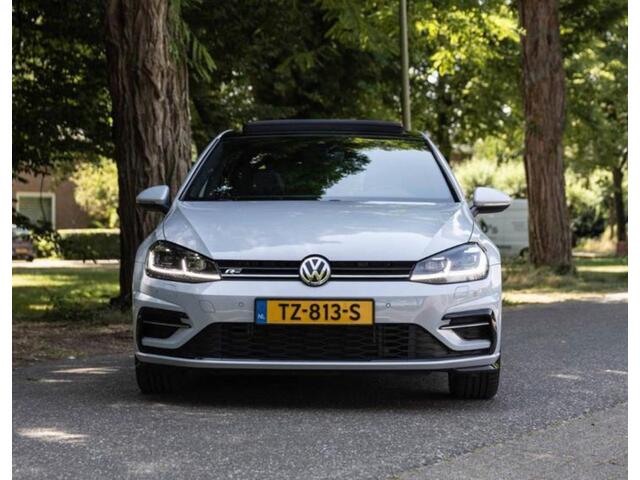 Volkswagen GOLF 1.5 TSI Highline Business R ,PANORAMDAK , BOEKJES,NAP EN ONDERHOUDSHISTORIE