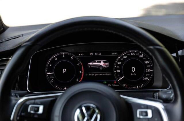 Volkswagen GOLF 1.5 TSI Highline Business R ,PANORAMDAK , BOEKJES,NAP EN ONDERHOUDSHISTORIE