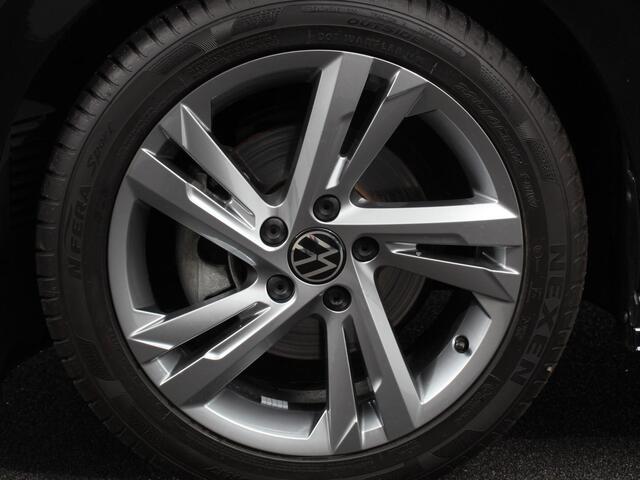 Volkswagen GOLF 1.5 eTSI R-Line | Climate Control | Apple carplay/ Andriod Auto | Achteruitrij camera | Parkeersensoren | Sfeerverlichting | Lichtmetalen velgen | Led lampen