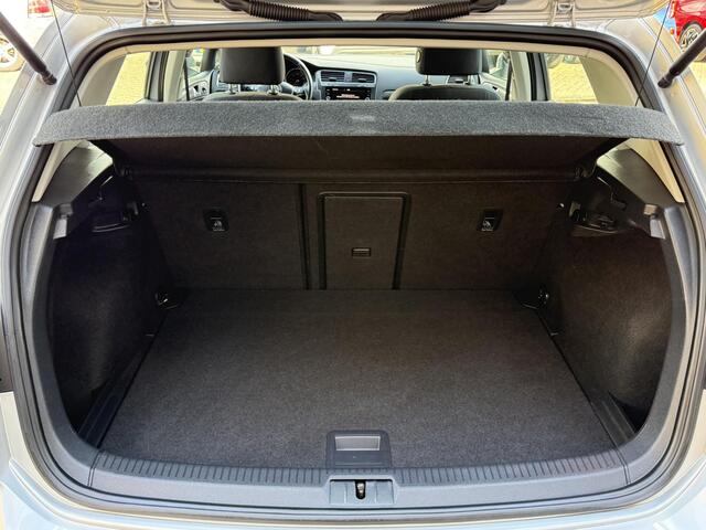 Volkswagen GOLF 1.0 TSI Comfortline Business Airco clima/ Navigatie/ Cruise/ Apple carplay/ PDC/ LMV