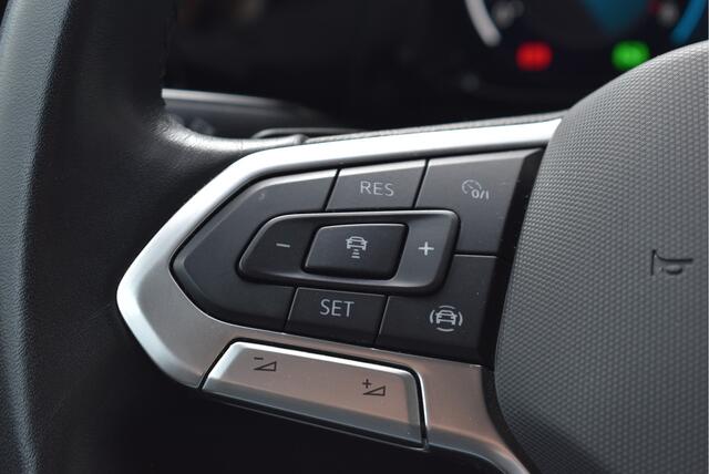 Volkswagen GOLF 1.0 eTSI Business Adaptive cruise, ErgoActive+memory, Stuur/Stoelverwarming, Carplay,