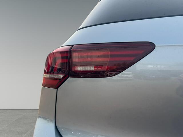 Volkswagen GOLF 1.5 204pk eHybrid Life Edition Achteruitrijcamera | Stoelverwarming | Adaptive cruise control