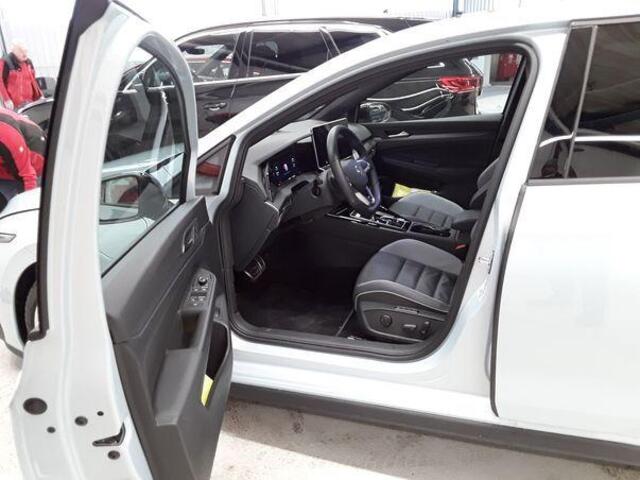 Volkswagen GOLF GTE 1.5 eHybrid 272PK | Vol Leer | 360° | Stoel Ventilatie | Head-up | Keyless | Camera | Memory | IQ Light | Stoel&Stuurverwarming | 18"Inch |