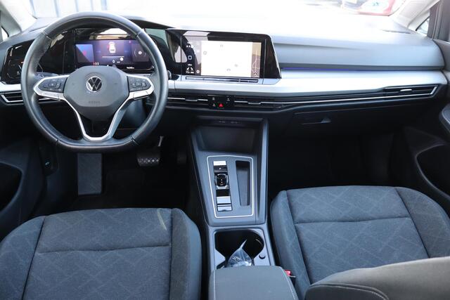 Volkswagen GOLF Variant 1.0 eTSI Life N.A.P. Navigatie, Automaat, Camera, Apple Carplay, Elektrische ramen