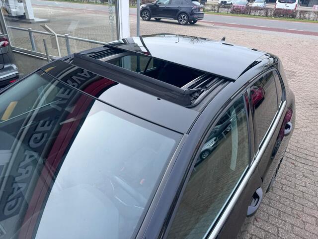 Volkswagen GOLF 1.5 eTSI