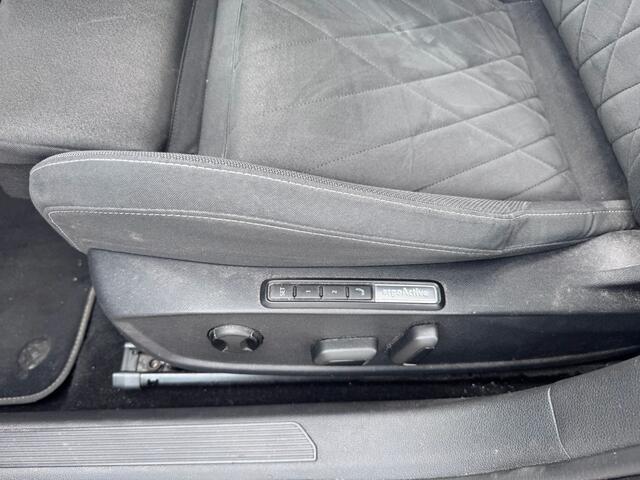 Volkswagen GOLF 1.5 eTSI