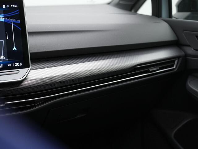 Volkswagen GOLF 1.5 eHybrid 272 pk GTE | Panoramadak | Trekhaak | Adaptief onderstel | Head-up display | IQ Light | Stuur-/stoelverwarming | Achteruitrijcamera