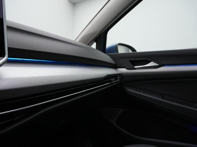 Volkswagen GOLF 1.5 eHybrid 204 pk Life Edition | Panoramadak | Stuur-/stoelverwarming | Achteruitrijcamera | Adaptive Cruise | Keyless Entry