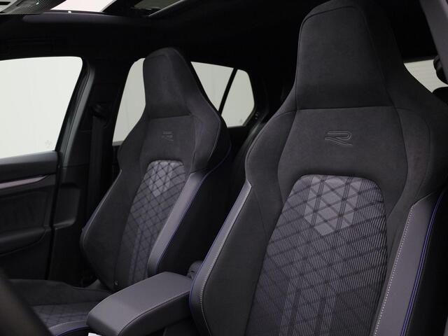 Volkswagen GOLF 1.5eTSI/150PK R-Line DSG · Panoramadak · Camera + Parkeersensoren · Apple/Android Car Play · Garantie t/m 04-06-2030 of 100000km.