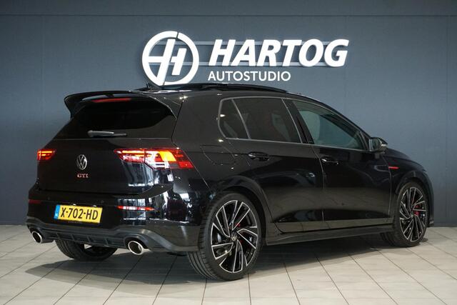 Volkswagen GOLF 2.0 TSI GTI Clubsport 300PK + PANORAMADAK / STUURVERWARMING / 19"