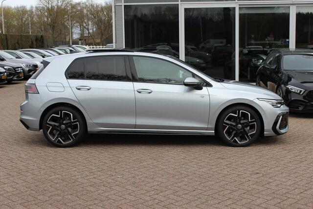 Volkswagen GOLF 1.5 eTSI R-Line Edition / Trekhaak / Panoramadak / 360Camera / Keyless / Matrix LED / 18'' / CarPlay / Stoelverwarming / DAB / ACC