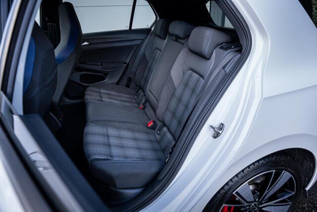 Volkswagen GOLF 1.4 eHybrid GTE I BTW I PANO I IQ.LIGHT I Head-up I Camera